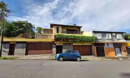 Casa de cinema no bairro glória com toda infraestrutura, ensolarada e bem ventil