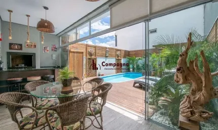 Casa com 3 quartos e 2 vagas em condomínio fechado no bairro ecoville