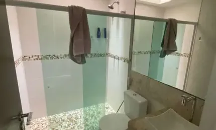 Casa duplex, condomínio ponta negra 4 suítes, 4 vagas, 450mts excelente.