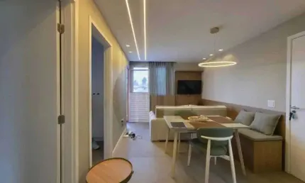Excelente apartamento reformado no park barra mais viver