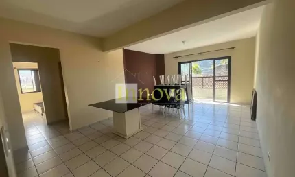 Charmoso apartamento à venda, com 3 dormitórios sendo uma suíte, e vista para o mar, a 150m da prai