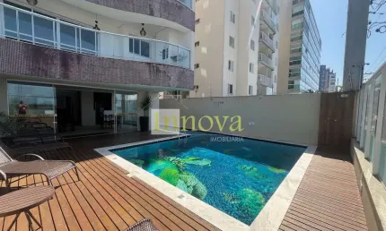 Apartamento com vista para o mar, com 02 dormitórios sendo uma suíte, a 50m da orla da praia do aru