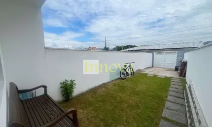 Sobrado novo à venda, com dois dormitórios, na praia das palmeiras, caraguatatuba, sp