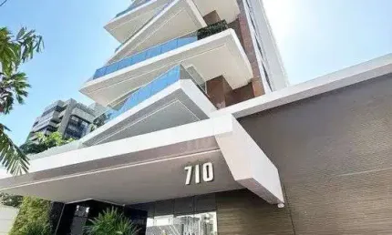 Apartamento com 3 quartos e 4 banheiros à venda, 209 m²
