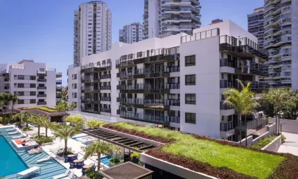 Vendo excelente apartamento proximo ao posto 5 na praia da barra da tijuca