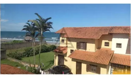 Sobrado quadra mar no balneário cambijú - investimento para captação de recurso com locação de temporada!!!