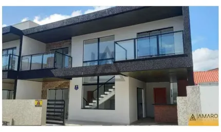 Sobrado à venda 122m², 350 mts do mar, na av do comércio, itapema do norte, itapoá sc