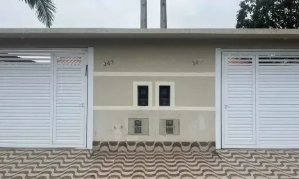 Linda casa na praia com piscina jd.praia grande , mongaguá !!