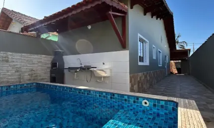 Linda casa na praia  , balneário agenor de campos mongaguá !!