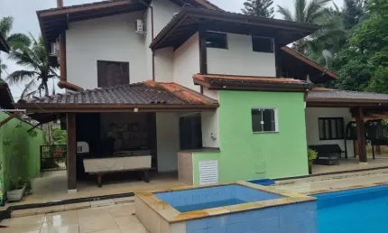 Casa mobiliada de 230m² com 4 quartos em boiçucanga – são sebastião
