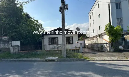 Terreno à venda em guanabara, joinville ? 13x30m, casa de madeira, r$395.000,00