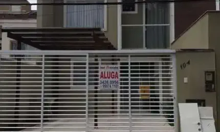 Casa à venda em joinville-sc, bairro floresta: 2 quartos, 1 banheiro, 65,00 m² de área. venha conhecer!