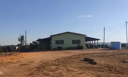 Fazenda com 2 salas à venda no Centro, Patos de Minas 