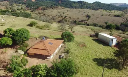 Fazenda com 1 sala à venda no Centro, Patos de Minas 