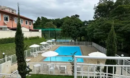 Morada de laranjeiras - casa duplex de 3 quartos no condomínio monte verde