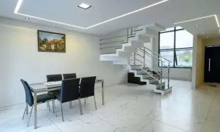 Casa individual 3 quartos com 2 suite no condominio yahoo - manguinhos