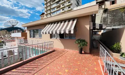 Casa 2 quartos no centro – com edícula e garagem - jardim yara