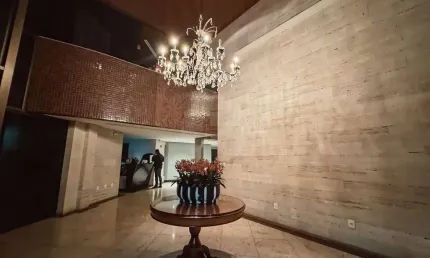 Amplo imóvel no centro com 4 suítes e lazer completo