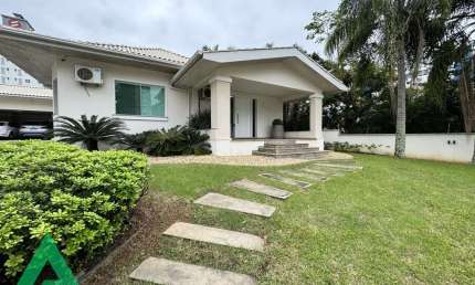 Casa comercial com 7 salas para alugar no Itoupava Seca, Blumenau , 276 m2 por R$ 20.000