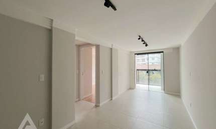 Apartamento com 2 quartos para alugar no Velha, Blumenau , 78 m2 por R$ 3.000