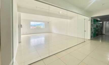 Ponto comercial com 1 sala para alugar no Badenfurt, Blumenau , 48 m2 por R$ 1.850