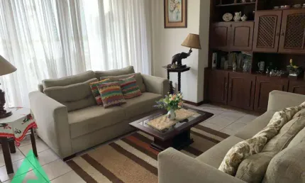 Casa com 5 quartos à venda na Escola Agrícola, Blumenau , 245 m2 por R$ 900.000