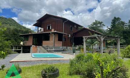 Chácara / sítio com 3 quartos à venda no Warnow, Indaial  por R$ 985.000