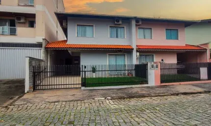 Casa com 3 quartos à venda no Garcia, Blumenau , 149 m2 por R$ 660.000