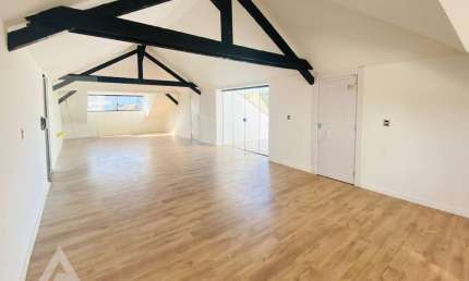 Ponto comercial com 1 sala para alugar no Centro, Blumenau , 72 m2 por R$ 3.000