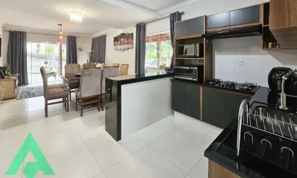 Casa com 3 quartos à venda na escola agrícola, blumenau , 196 m2 por r$ 690.000