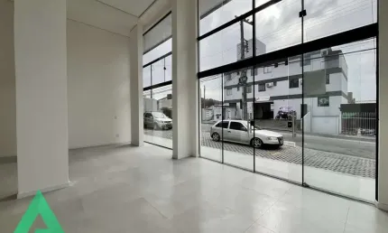 Sala comercial com 1 sala para alugar em Água Verde, Blumenau , 62 m2 por R$ 3.900