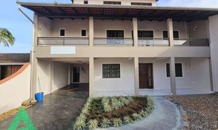 Casa com 5 quartos à venda no Armação, Penha , 308 m2 por R$ 2.150.000