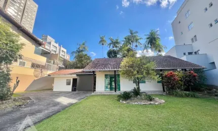 Casa com 3 quartos para alugar na Escola Agrícola, Blumenau , 110 m2 por R$ 5.000