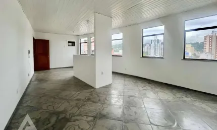 Ponto comercial com 1 sala para alugar no Victor Konder, Blumenau  por R$ 850