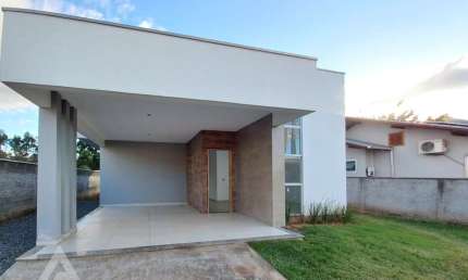 Casa com 3 quartos à venda no Warnow, Indaial , 180 m2 por R$ 495.000