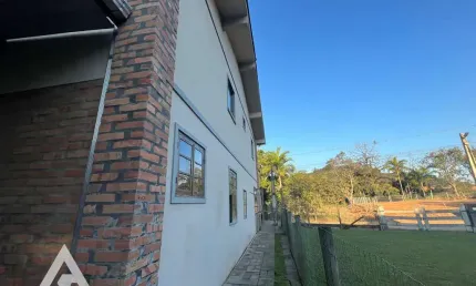 Apartamento com 2 quartos para alugar no Fidélis, Blumenau  por R$ 2.000
