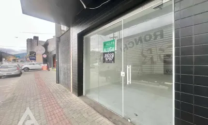 Sala comercial com 1 sala para alugar no garcia, blumenau  por r$ 2.300