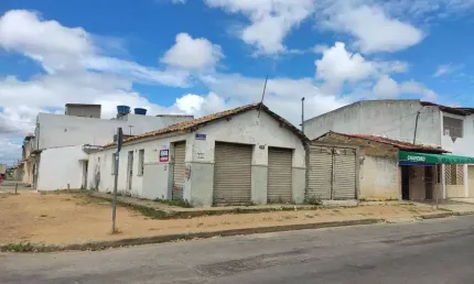 Vendo terreno/área com 286 m²  no bairro brasil - vitória da conquista/ba