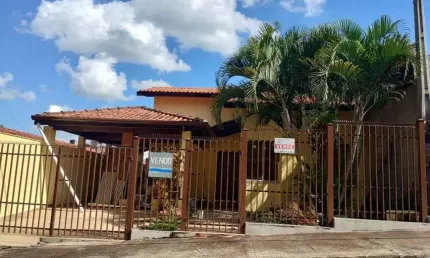 Casa com 3 quartos à venda na Rua Jairo Marques, 32, Nova Araçoiaba, Araçoiaba da Serra