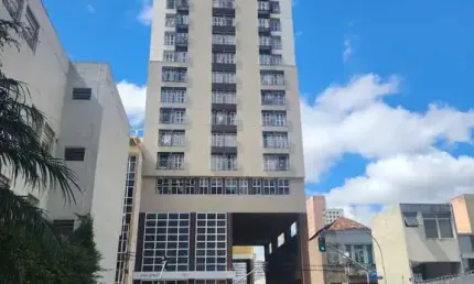 Studio Mobiliado no Centro de Curitiba - Bem Localizado