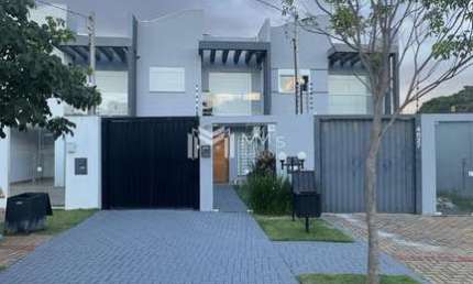 Sobrado à venda em Cascavel, Canadá, com 2 quartos, com 174 m²