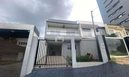 Sobrado à venda em Cascavel, Centro, com 4 quartos, com 150 m²