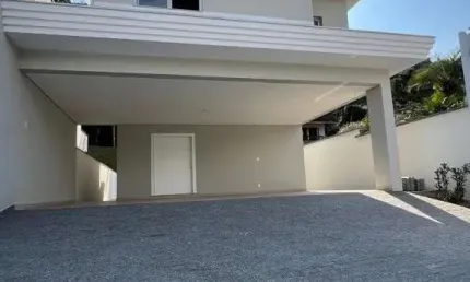 Casa com 2 quartos à venda na Rua Campo Alegre, 50, Glória, Joinville, 270 m2 por R$ 2.350.000
