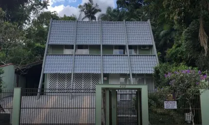 Casa com 2 quartos à venda na Rua Tubarão, 422, América, Joinville, 312 m2 por R$ 1.200.000