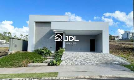 Linda Casa Nova em condomínio Fechado no bairro Ponta Aguda!