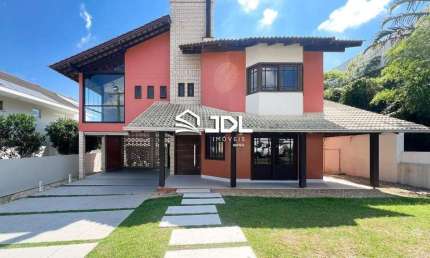 BELISSIMA CASA EM CONDOMINIO COM SEGURANÇA 24H NO BAIRRO ITOUPAVA NORTE!