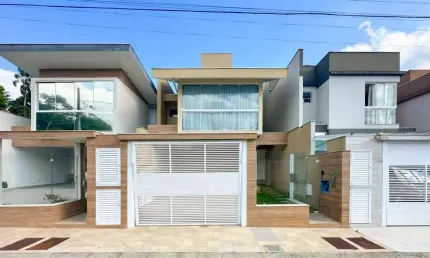 Casa com 2 dormitórios à venda, 205 m² por R$ 1.350.000,00 - Velha - Blumenau/SC