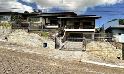Casa com 4 dormitórios à venda, 314 m² por R$ 1.800.000,00 - Velha - Blumenau/SC