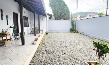 Casa com 3 dormitórios à venda, 227 m² por R$ 700.000,00 - Velha - Blumenau/SC