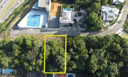 Amplo terreno em loteamento alto padrão no bairro Velha pertinho do centro, venha conferir!
